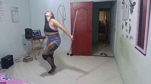 mauroluxandra online show from February 24, 2025, 2:58 pm