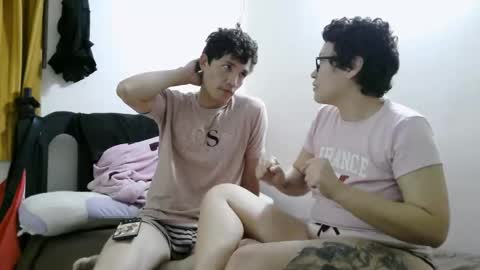 Snapshot of mauroluxandra chatting on April 5, 2026, 10:07 pm mauroluxandra online show from April 5, 2026, 10:07 pm