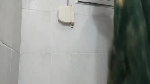 mauroo2025 online show from February 3, 2025, 10:43 pm