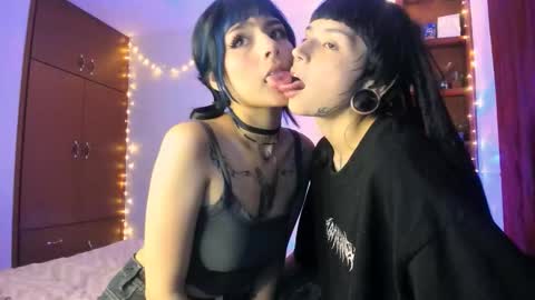 Snapshot of mavimist_ chatting on January 18, 2026, 3:43 am mavimist_ online show from January 18, 2026, 3:43 am