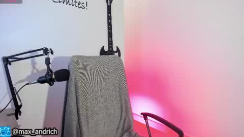 Snapshot of max__andrich chatting on July 13, 2026, 1:41 am Max... online show from July 13, 2026, 1:41 am