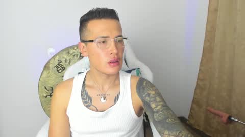 max__b online show from March 10, 2025, 5:43 am