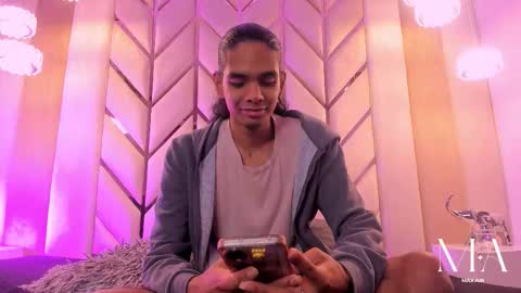 Snapshot of max_ari chatting on January 13, 2026, 3:34 am MAX online show from January 13, 2026, 3:34 am