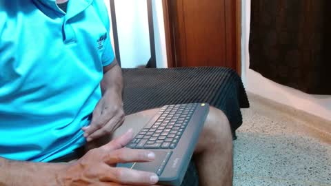 Max  Ashley online show from February 2, 2025, 4:11 pm