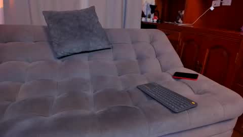 max D. online show from January 22, 2025, 4:02 pm