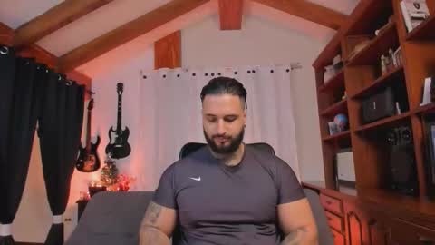 max D. online show from December 20, 2025, 1:51 pm