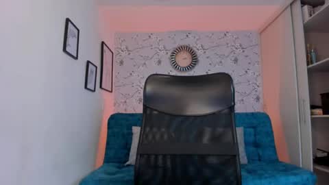 max D. online show from April 15, 2026, 1:45 am