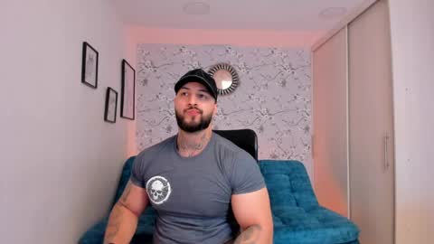 Snapshot of max_dic1 chatting on May 25, 2026, 5:24 am max D. online show from May 25, 2026, 5:24 am