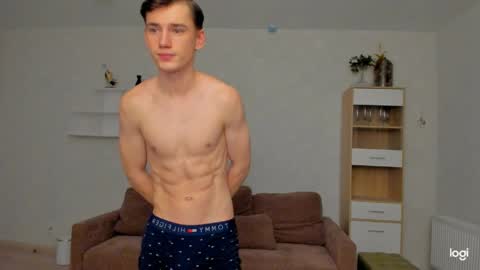 max_foks_ online show from April 19, 2026, 1:38 am