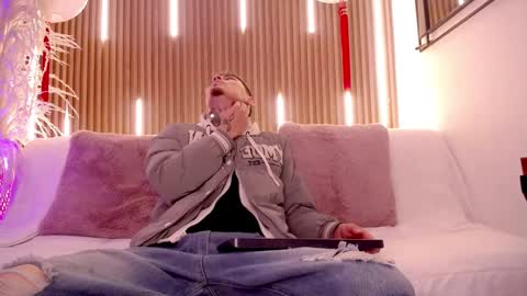 Snapshot of max_hader chatting on February 24, 2026, 12:47 pm Max online show from February 24, 2026, 12:47 pm