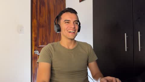 Max Lancaster online show from December 4, 2024, 11:57 pm