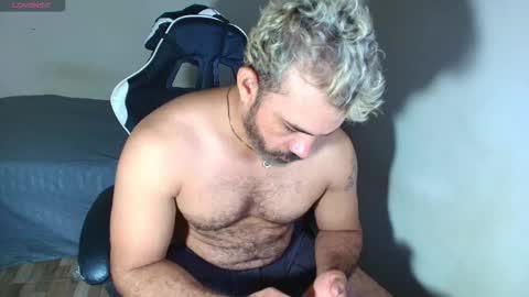 Snapshot of max_love25 chatting on January 17, 2026, 2:00 pm max_love25 online show from January 17, 2026, 2:00 pm