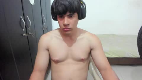 Snapshot of max_miller66 chatting on April 4, 2026, 4:26 pm Max online show from April 4, 2026, 4:26 pm