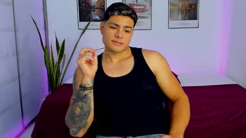 MAX MIULLER online show from October 23, 2025, 1:54 pm