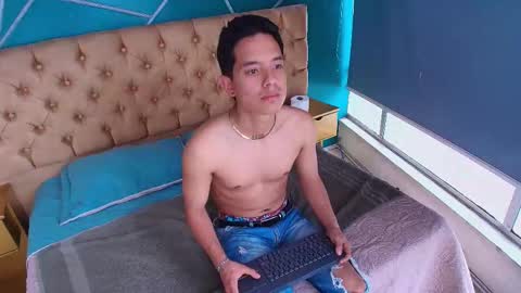 Snapshot of max_myerss chatting on March 28, 2026, 7:57 pm Max Myerss online show from March 28, 2026, 7:57 pm