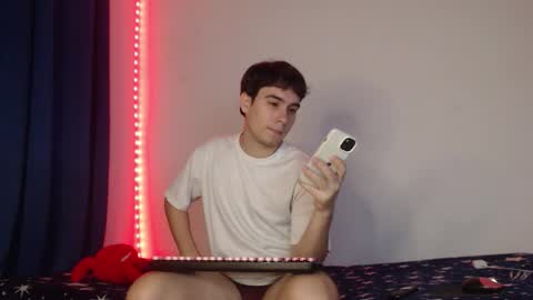 max_snow1616 online show from February 16, 2026, 2:02 pm