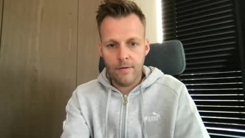 Max take off clothes online show from March 19, 2026, 8:07 am