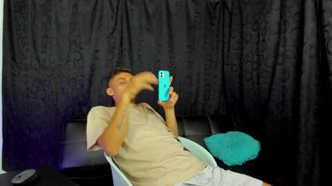 Snapshot of max_wild01 chatting on December 24, 2024, 7:49 am MAX online show from December 24, 2024, 7:49 am