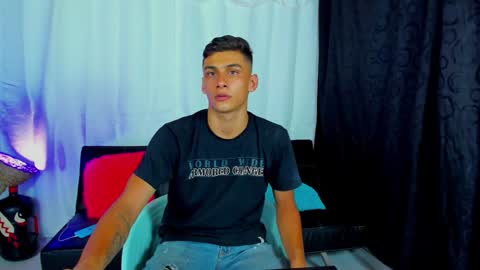Snapshot of max_wild01 chatting on January 18, 2025, 6:03 am MAX online show from January 18, 2025, 6:03 am