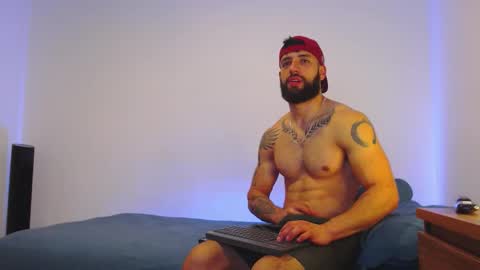 Snapshot of max_xl_ chatting on February 3, 2026, 4:45 pm max_xl_ online show from February 3, 2026, 4:45 pm