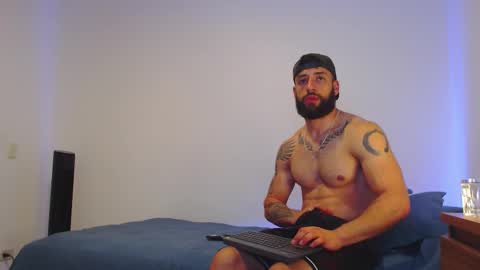 Snapshot of max_xl_ chatting on February 10, 2026, 12:48 am max_xl_ online show from February 10, 2026, 12:48 am