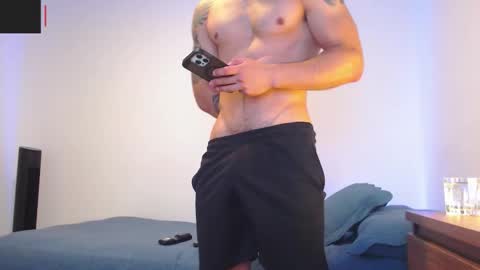 Snapshot of max_xl_ chatting on February 10, 2026, 3:05 pm max_xl_ online show from February 10, 2026, 3:05 pm