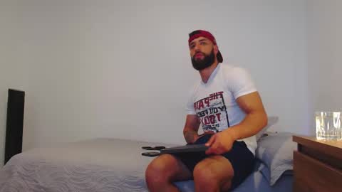 Snapshot of max_xl_ chatting on February 18, 2026, 3:52 pm max_xl_ online show from February 18, 2026, 3:52 pm