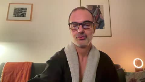 Snapshot of maxbow chatting on November 15, 2025, 7:21 pm Max Mikado online show from November 15, 2025, 7:21 pm