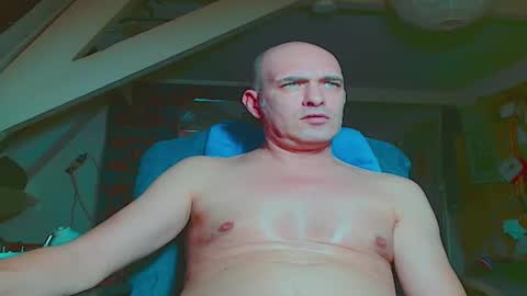 maxhardcore77 online show from December 5, 2025, 2:31 am