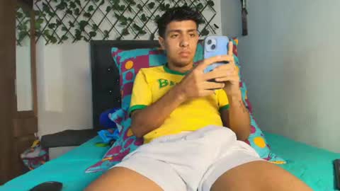Snapshot of maxi_and_evan chatting on June 20, 2026, 12:30 pm maxi_and_evan online show from June 20, 2026, 12:30 pm