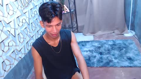 Snapshot of maxiebunny99 chatting on February 3, 2025, 11:05 pm Reyn online show from February 3, 2025, 11:05 pm