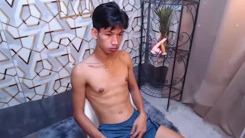 Snapshot of maxiebunny99 chatting on February 22, 2025, 6:41 pm Reyn online show from February 22, 2025, 6:41 pm