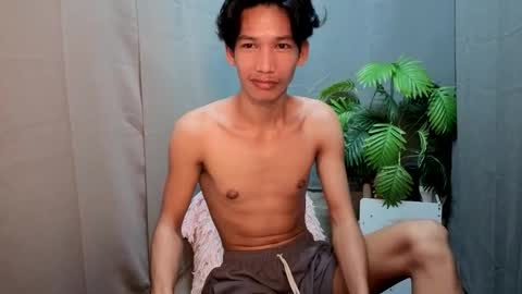 Snapshot of maxiebunny99 chatting on September 24, 2025, 10:07 am Reyn online show from September 24, 2025, 10:07 am