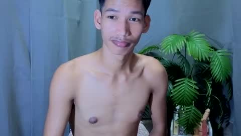 Snapshot of maxiebunny99 chatting on October 3, 2025, 3:58 am Reyn online show from October 3, 2025, 3:58 am