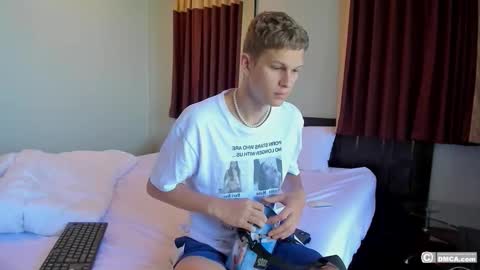 Snapshot of maxim_burn chatting on December 22, 2025, 5:26 am maxim burn online show from December 22, 2025, 5:26 am