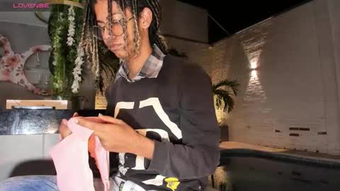 maxim online show from December 19, 2025, 3:35 am