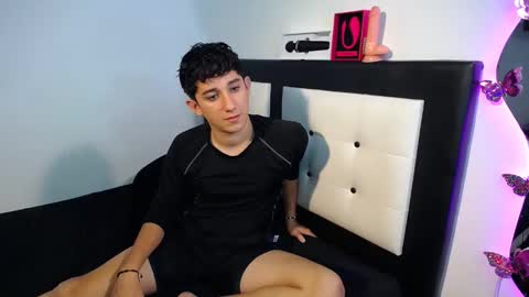 Snapshot of maximo_and_isa chatting on October 6, 2025, 3:04 am -- maximo and isa -- online show from October 6, 2025, 3:04 am