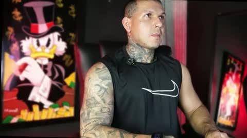 Snapshot of maximo_vega chatting on October 21, 2025, 11:05 pm Maximo online show from October 21, 2025, 11:05 pm