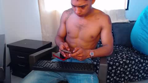 Snapshot of maximo_vega_new chatting on December 3, 2024, 6:49 pm Maximo Aron Vega online show from December 3, 2024, 6:49 pm