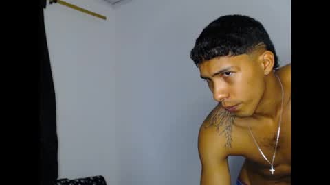 Snapshot of maximo_vega_new chatting on December 21, 2024, 10:30 pm Maximo Aron Vega online show from December 21, 2024, 10:30 pm