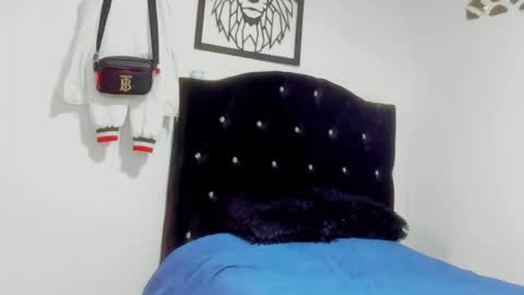 MaximoHernandez online show from April 19, 2026, 6:54 pm