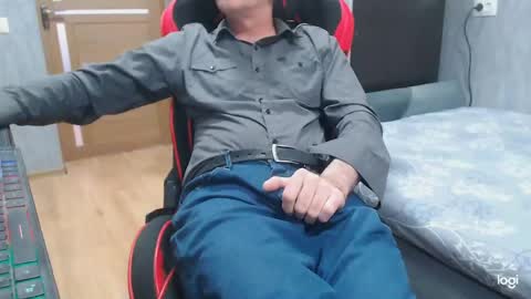 maximus3334 online show from April 27, 2026, 10:35 am