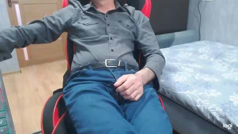 maximus3334 online show from April 30, 2026, 11:38 am