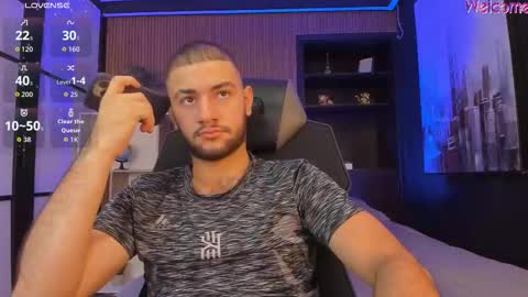 Snapshot of maximusclark1_ chatting on March 26, 2026, 12:33 pm Maximus online show from March 26, 2026, 12:33 pm