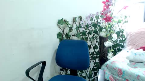 maxinesex_ online show from January 3, 2025, 4:37 pm