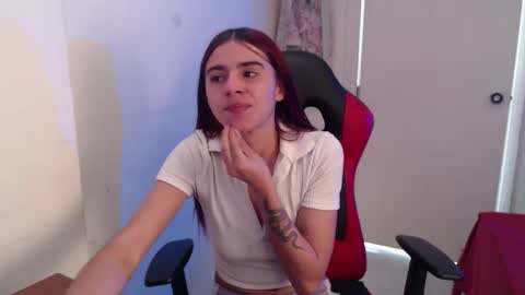 maxinesex_ online show from April 1, 2026, 1:41 pm