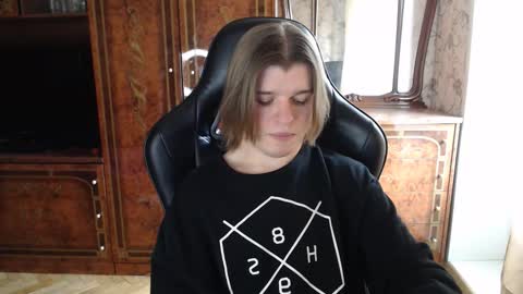 Max online show from November 6, 2025, 9:10 am