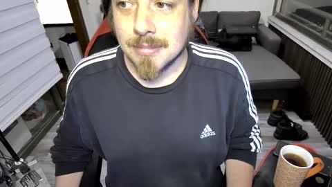 Snapshot of maxredz chatting on March 9, 2025, 4:16 am Max online show from March 9, 2025, 4:16 am