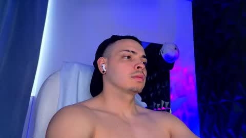 MAX online show from February 1, 2026, 9:46 pm