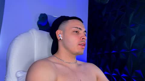 MAX online show from February 8, 2026, 6:55 pm